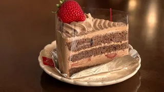 母の日2026。妻はスタバで一人時間、俺と子供は実家でピザとジェラートとケーキを堪能した。